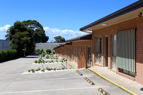 Cranbourne Motor Inn - Australian Directory 3