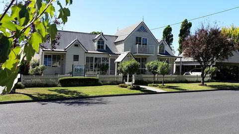 Creek Cottage Bed And Breakfast - Australian Directory 0