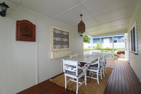 Crescent Haven, 2A View Street, - Australian Directory 1