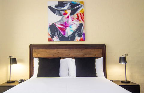 Crescent Motel Taree - Australian Directory 2