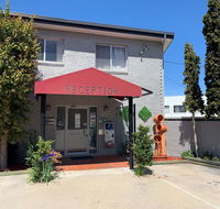 Crest Motor Inn - Australian Directory
