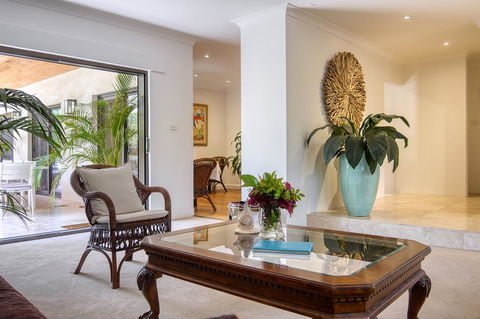 Cronulla Beach House B&B - Australian Directory 1