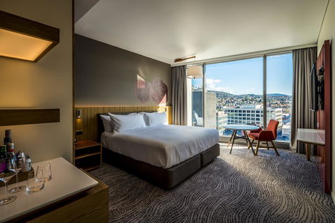 Crowne Plaza Hobart - Australian Directory 1