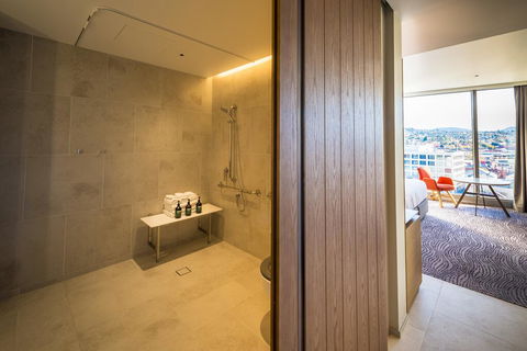 Crowne Plaza Hobart - Australian Directory 2