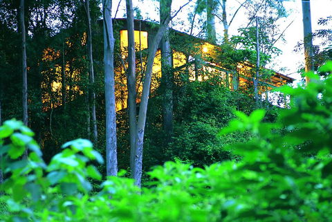 Crystal Creek Rainforest Retreat - Australian Directory 1
