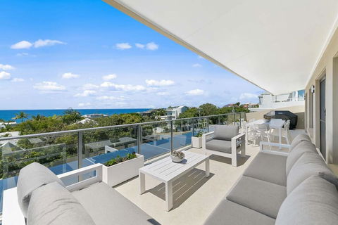 Crystal Shores Sunshine Beach - Australian Directory 1