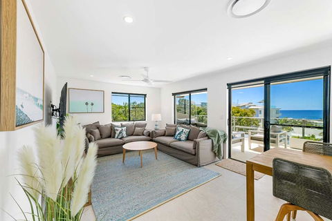 Crystal Shores Sunshine Beach - Australian Directory 2