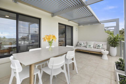 Crystal Shores Sunshine Beach - Australian Directory 3
