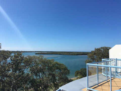 Crystal Waters Picnic Point - Australian Directory 0