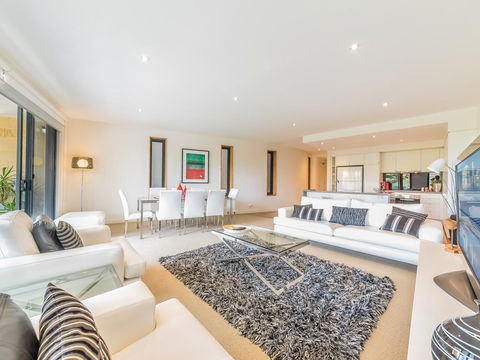Cscape 3brm Apartment With A View - Australian Directory 2