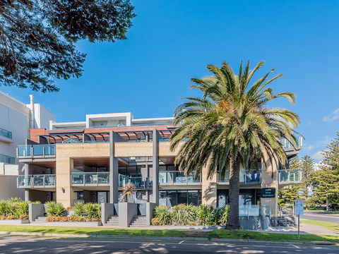Cscape 3brm Apartment With A View - Australian Directory 0