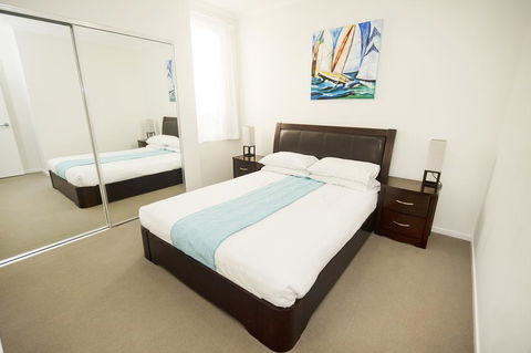 Curtis Central Apartments - Australian Directory 1