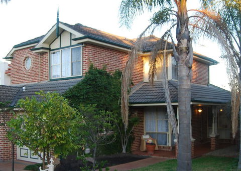 Cutmore Cottages - Highclaire House - Australian Directory 0