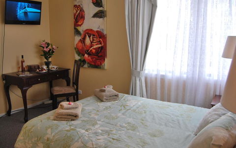 Cutmore Cottages - Meurants Manor - Australian Directory 1
