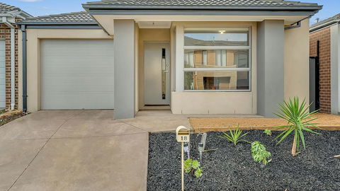 Daisy Villa - Close To Mel Airport & Hume Highway -Comfort - Australian Directory 0