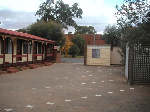 Daydream Motel And Apartments - Australian Directory 2