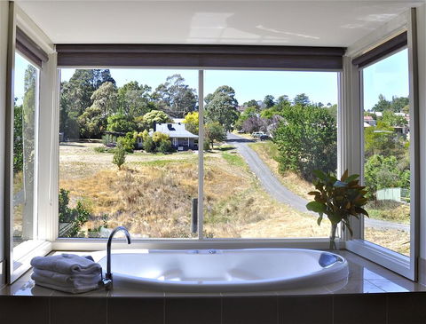 Daylesford Spa Villa One - Australian Directory 2