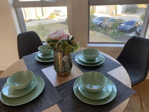 Delicate And Peaceful Bundoora Townhouse 13-R3 - Australian Directory 1