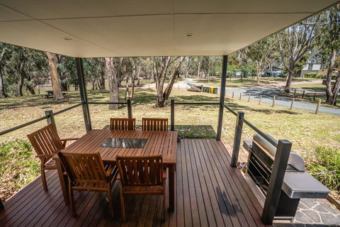 Deniliquin Riverside Caravan Park - Australian Directory 1