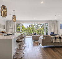 DESIGNER HOLIDAY BEACH PAD // 4 BED // COPA - Australian Directory