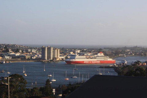 DevonPORT VIEWS!!! - Australian Directory 0