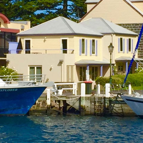 Dockside Waterfront Indulgence - Australian Directory 3