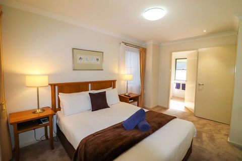 Dollarbird Treetops Townhouse - Australian Directory 3