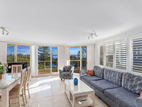 Dolphin Watch@Nelson Bay - Australian Directory 2