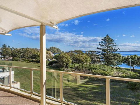 Dolphin Watch@Nelson Bay - Australian Directory 3