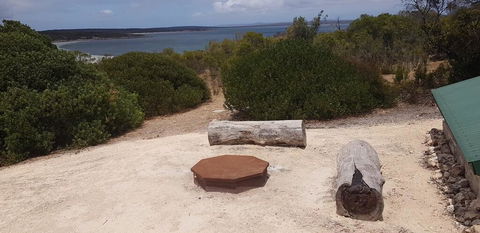 Donington Cottage Lincoln National Park - Australian Directory 3