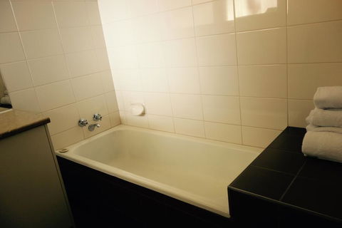 Dorset Gardens Hotel - Australian Directory 2