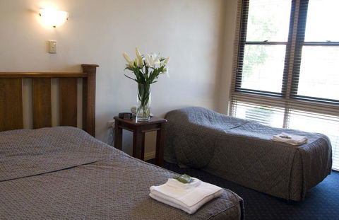 Dorset Gardens Hotel - Australian Directory 0