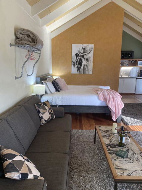 Double Nut Chalets, Daylesford - Australian Directory 0