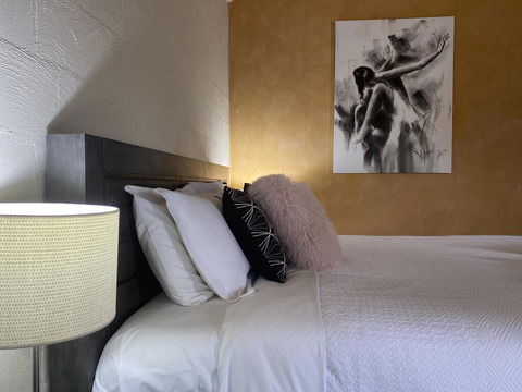 Double Nut Chalets, Daylesford - Australian Directory 2