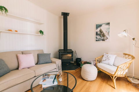 DOVESTONES BY THE SEA - INVERLOCH - Australian Directory 0
