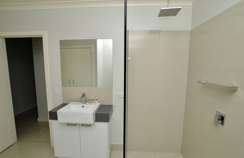 Doze On Green - Australian Directory 3