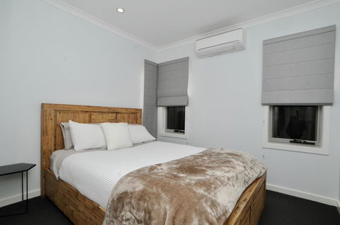 Doze On Green - Australian Directory 2
