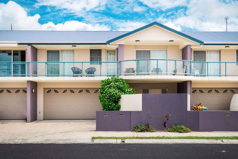 Driftwood - Modern Townhouse - Australian Directory 0