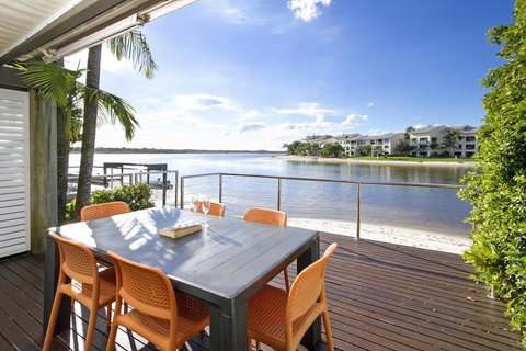 Driftwood U2 - Australian Directory 0