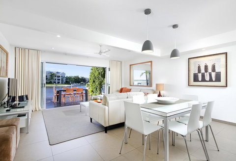 Driftwood U2 - Australian Directory 3