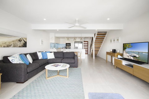 Driftwood U8 - Australian Directory 3