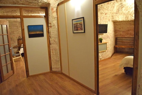 Dug Out B&B Apartments - Australian Directory 2