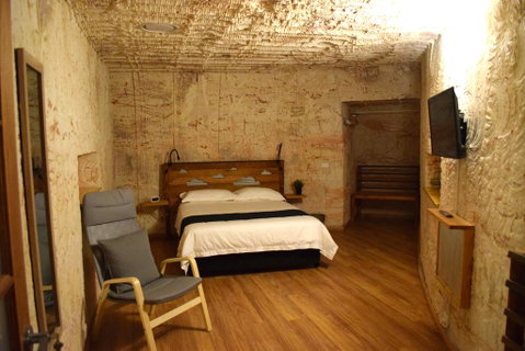 Dug Out B&B Apartments - Australian Directory 1