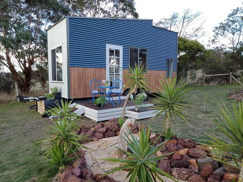 Dyl & Lil's Tiny House On Wheels - Australian Directory 0