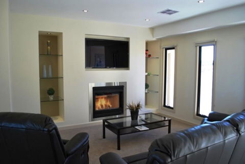 Eagles Nest - Australian Directory 2