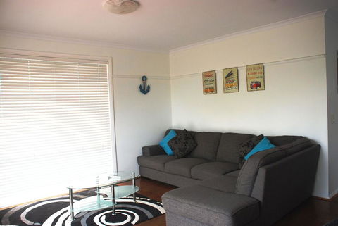 EAGLES NEST VIEWS ON TAMARA - Australian Directory 1