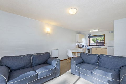 Eastern Beach Units #2 - Australian Directory 2