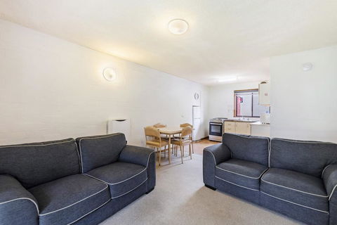 Eastern Beach Units #3 - Australian Directory 3
