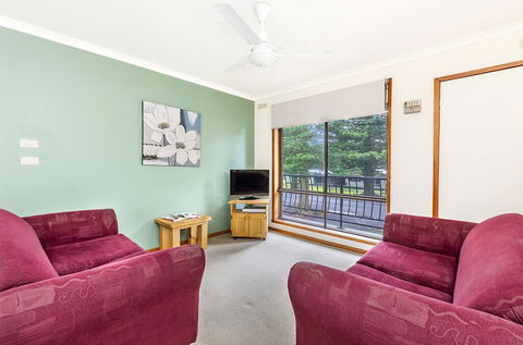 Eastern Beach Units #5 - Australian Directory 1