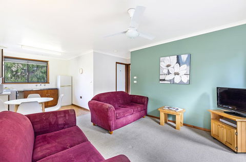 Eastern Beach Units #5 - Australian Directory 3
